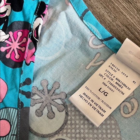 Disney Minnie Mouse L scrub top - Picture 3 of 8
